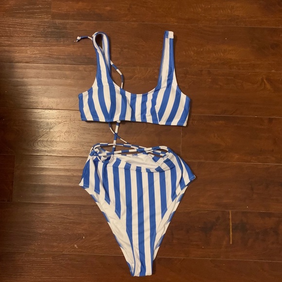 Women’s swim - Picture 1 of 1